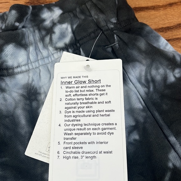 Lululemon shorts - Picture 6 of 9